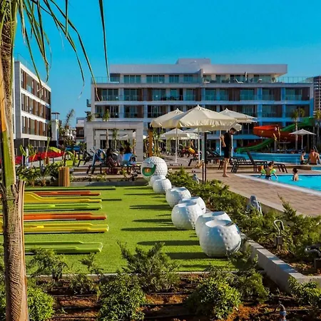 Apartmán Charming Flat Close To The Beach With Shared Pool *