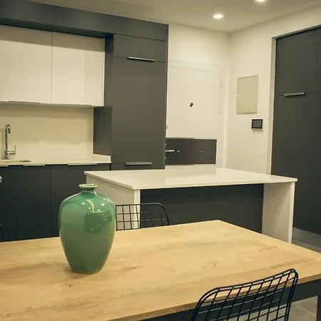 Apartmán Charming Flat Close To The Beach With Shared Pool
